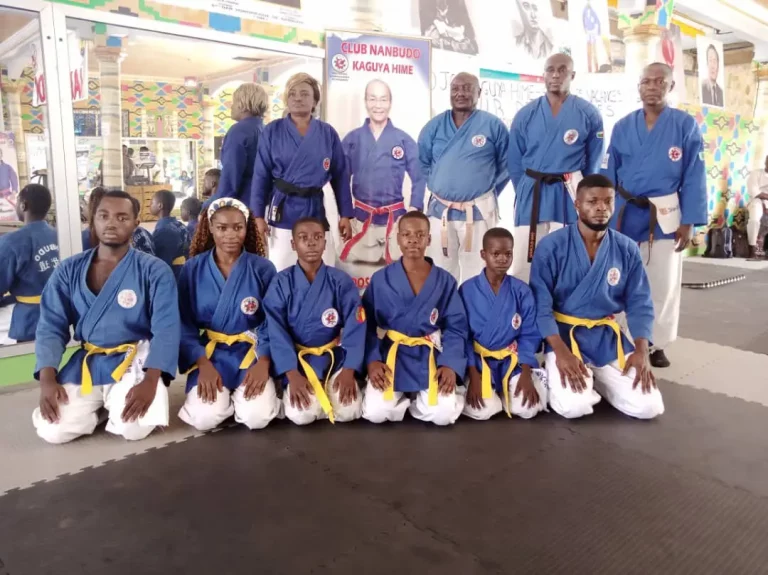 Le Pr. Justine Diffo lance ‘’Spécial Sport Vacances‘’ au gymnase Kaguya Hime à Olembé, il était temps.