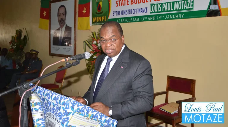 Le ministre des finances sur le chantier de Nachtigal