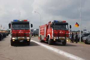 La fondation Aline Tawamba équipe les soldats du feu de la ville de Dschang