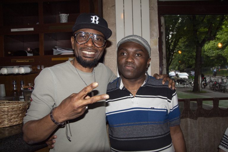 Mason Ewing et la Révolution Musicale Camerounaise à Hollywood